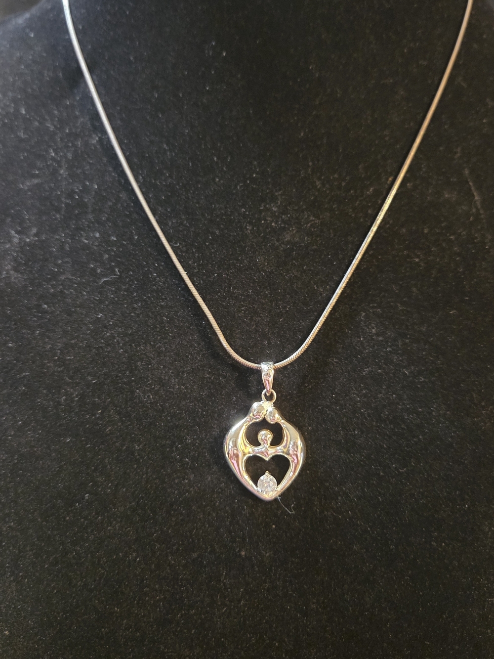 Sterling 925 Emily Ray: Loving Family Necklace